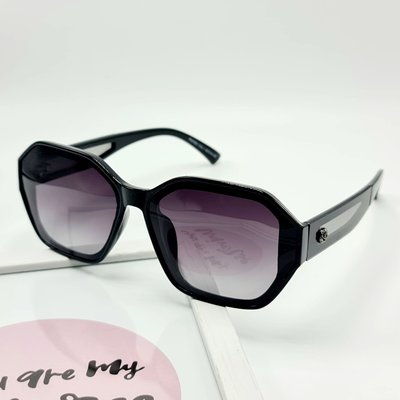 Сонцезахисні окуляри M&J Жіночі Поляризаційні сірий градієнт (100) 100 фото