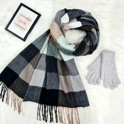 Комплект жіночий зимовий (шарф+рукавички) M&JJ One size Сірий + чорний 8025 - 4210 8025 - 4210 фото