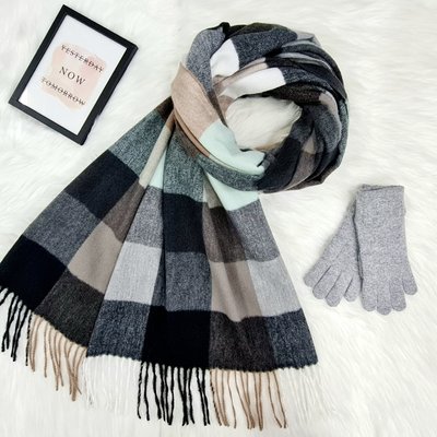 Комплект жіночий зимовий (шарф+рукавички) M&JJ One size сірий 8025 - 4002 8025 - 4002 фото